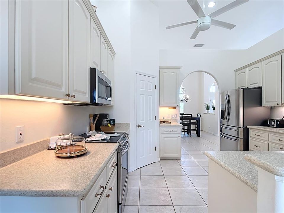 En Renta: $6,500 (3 camas, 2 baños, 2469 Pies cuadrados)