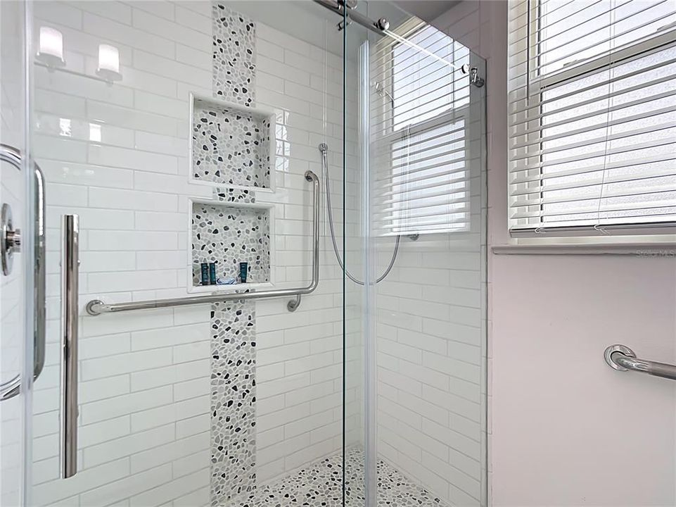 En Renta: $6,500 (3 camas, 2 baños, 2469 Pies cuadrados)