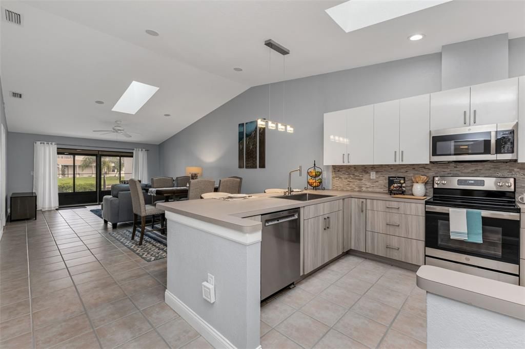 For Sale: $349,000 (3 beds, 2 baths, 1441 Square Feet)