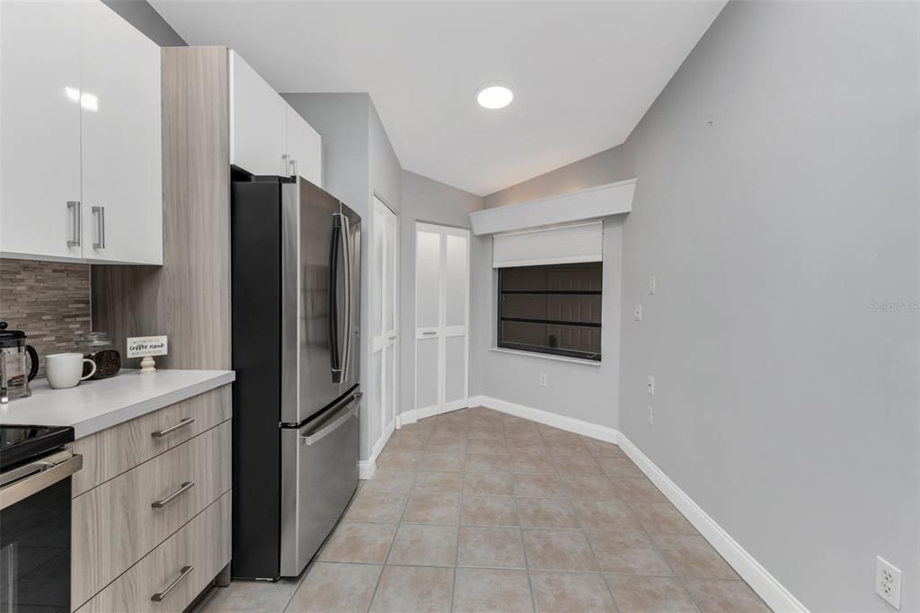 For Sale: $349,000 (3 beds, 2 baths, 1441 Square Feet)