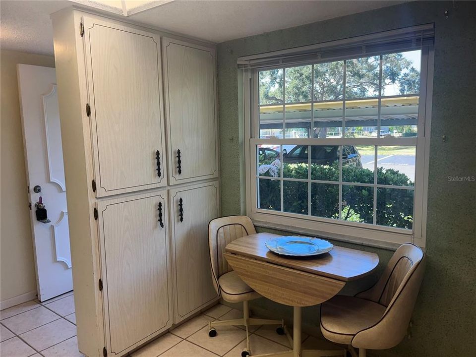 待售: $129,900 (2 贝兹, 2 浴室, 1044 平方英尺)