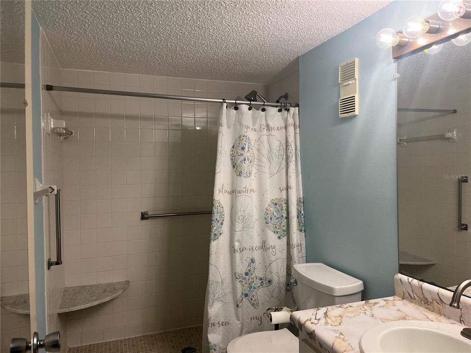 待售: $129,900 (2 贝兹, 2 浴室, 1044 平方英尺)