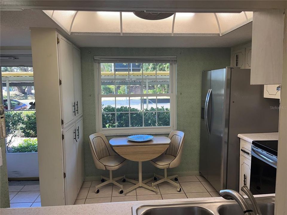 待售: $129,900 (2 贝兹, 2 浴室, 1044 平方英尺)