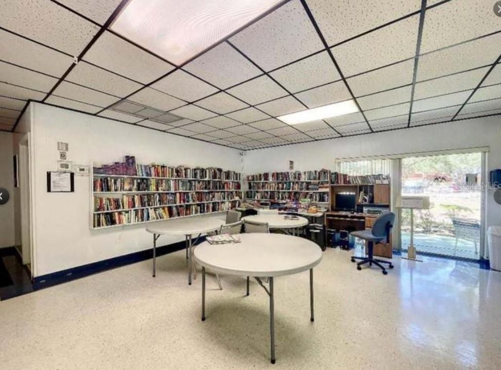 待售: $129,900 (2 贝兹, 2 浴室, 1044 平方英尺)