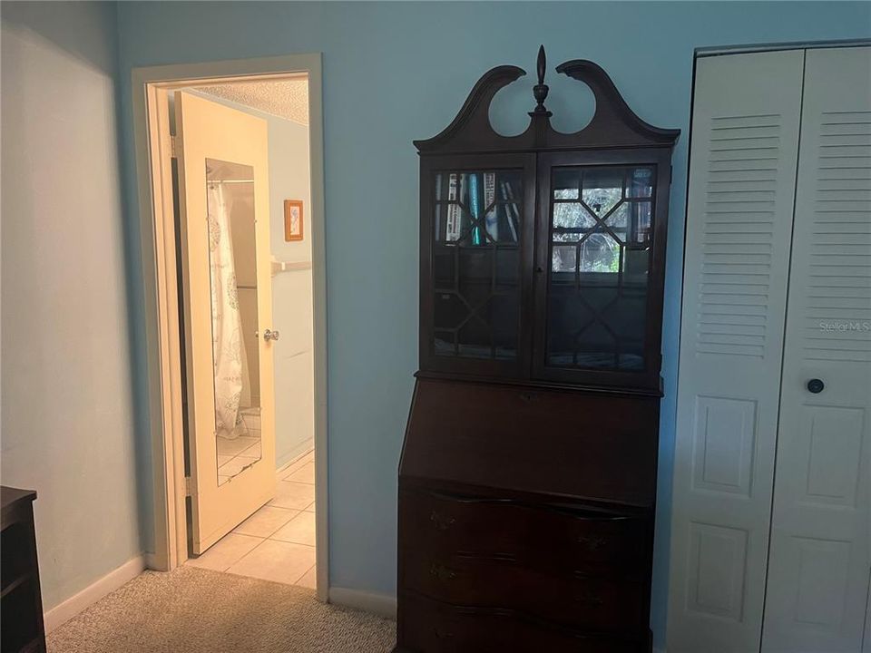 待售: $129,900 (2 贝兹, 2 浴室, 1044 平方英尺)