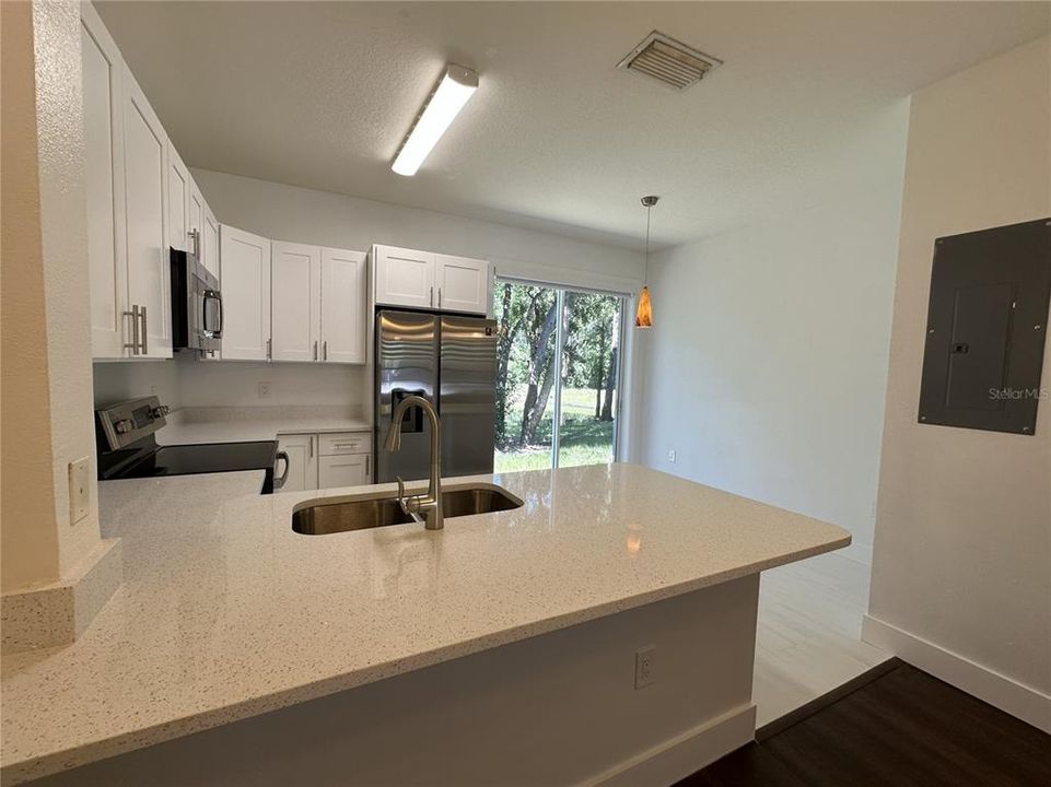 En Venta: $299,000 (2 camas, 2 baños, 1216 Pies cuadrados)