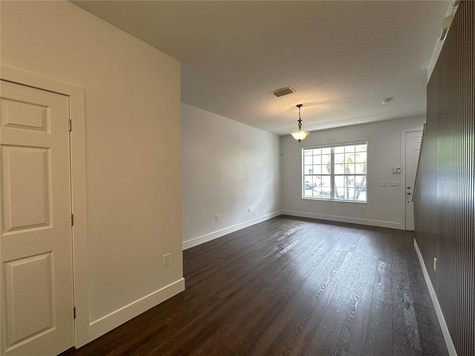 En Venta: $299,000 (2 camas, 2 baños, 1216 Pies cuadrados)