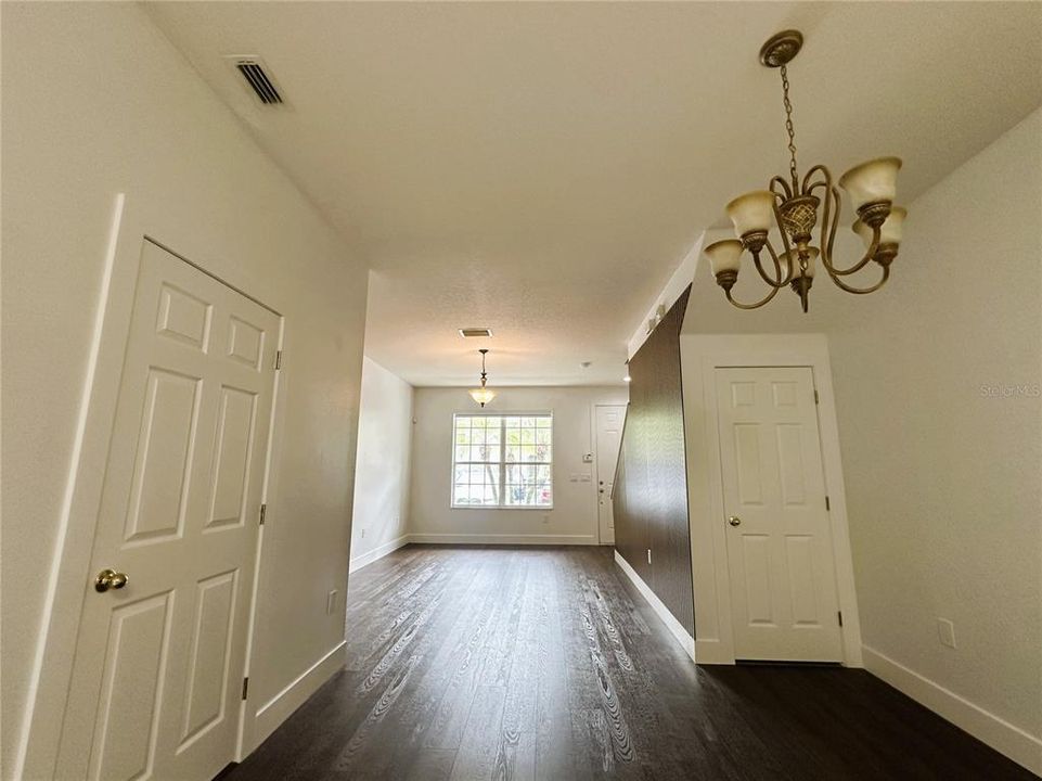 En Venta: $299,000 (2 camas, 2 baños, 1216 Pies cuadrados)