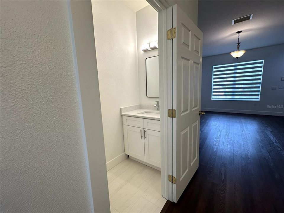 En Venta: $299,000 (2 camas, 2 baños, 1216 Pies cuadrados)