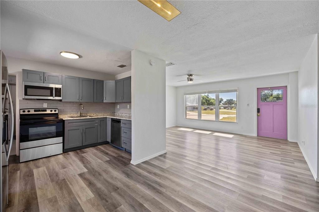 For Sale: $347,500 (4 beds, 2 baths, 1382 Square Feet)