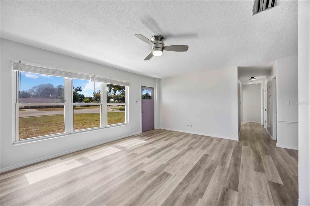 For Sale: $347,500 (4 beds, 2 baths, 1382 Square Feet)