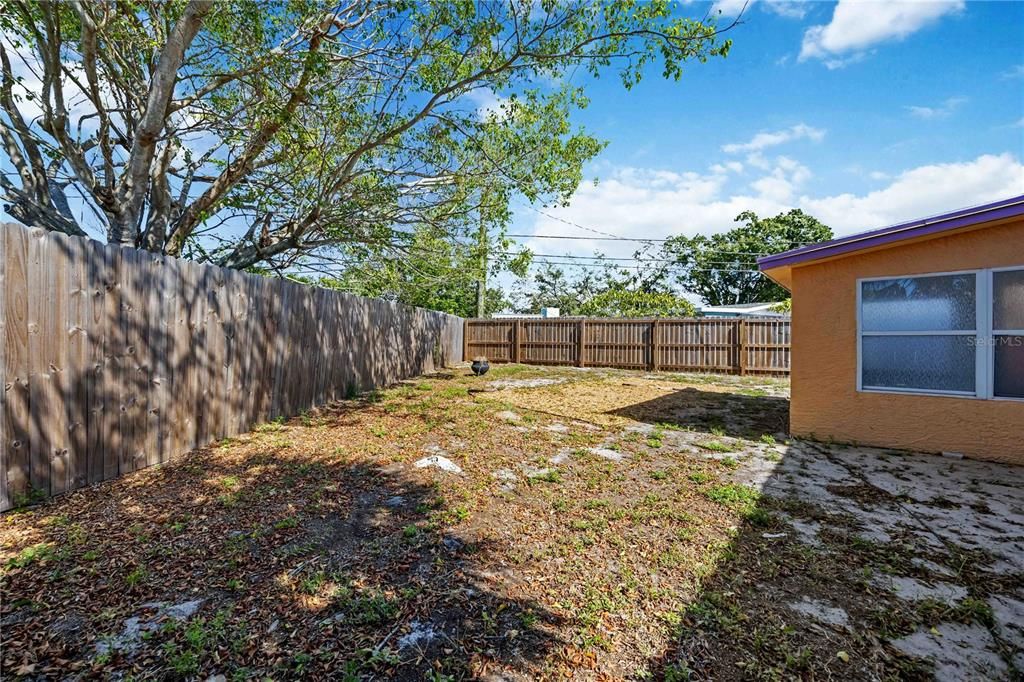 For Sale: $347,500 (4 beds, 2 baths, 1382 Square Feet)