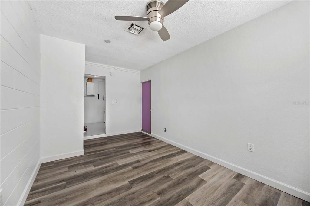 For Sale: $347,500 (4 beds, 2 baths, 1382 Square Feet)