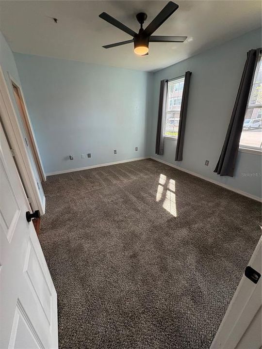 For Rent: $1,600 (2 beds, 1 baths, 1035 Square Feet)