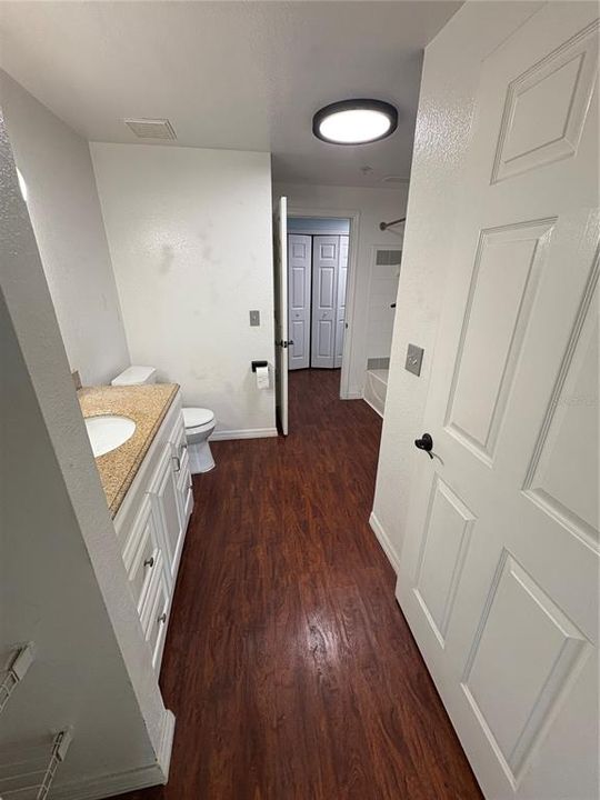 For Rent: $1,600 (2 beds, 1 baths, 1035 Square Feet)