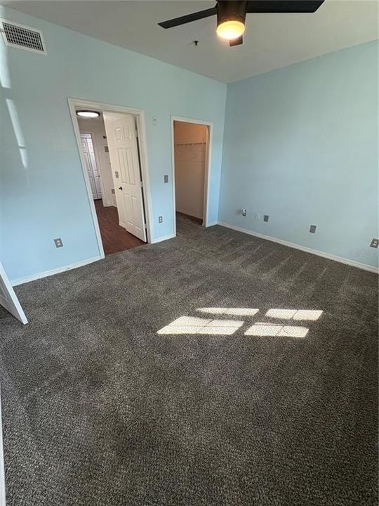 For Rent: $1,600 (2 beds, 1 baths, 1035 Square Feet)