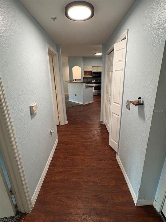 For Rent: $1,600 (2 beds, 1 baths, 1035 Square Feet)