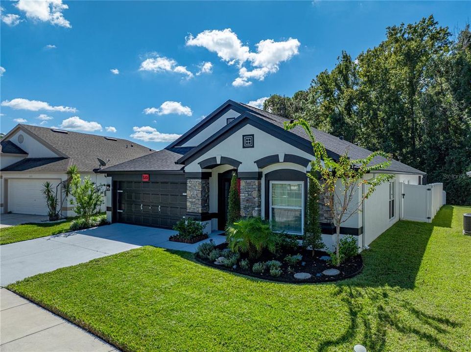 Active With Contract: $489,000 (4 beds, 2 baths, 1956 Square Feet)