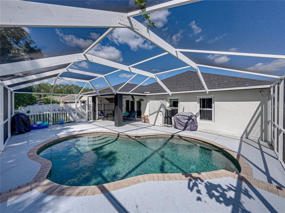 Active With Contract: $489,000 (4 beds, 2 baths, 1956 Square Feet)