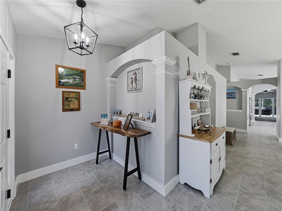 Active With Contract: $489,000 (4 beds, 2 baths, 1956 Square Feet)