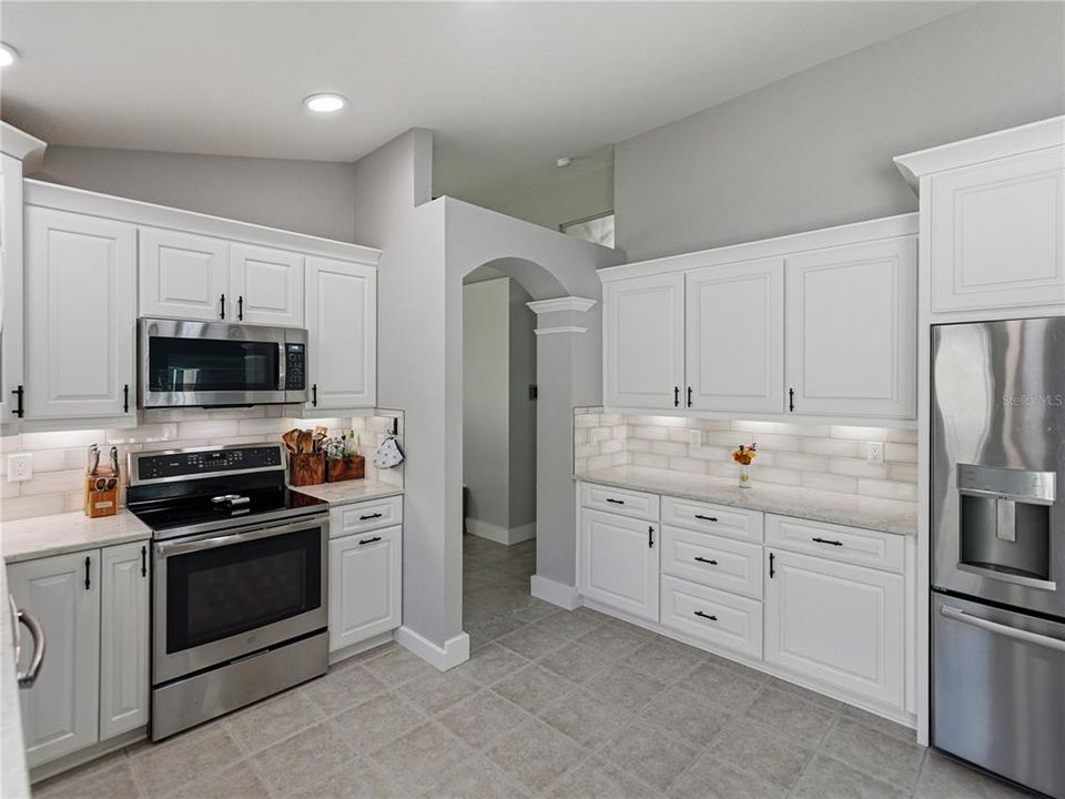 Active With Contract: $489,000 (4 beds, 2 baths, 1956 Square Feet)