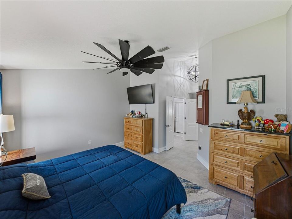 Active With Contract: $489,000 (4 beds, 2 baths, 1956 Square Feet)