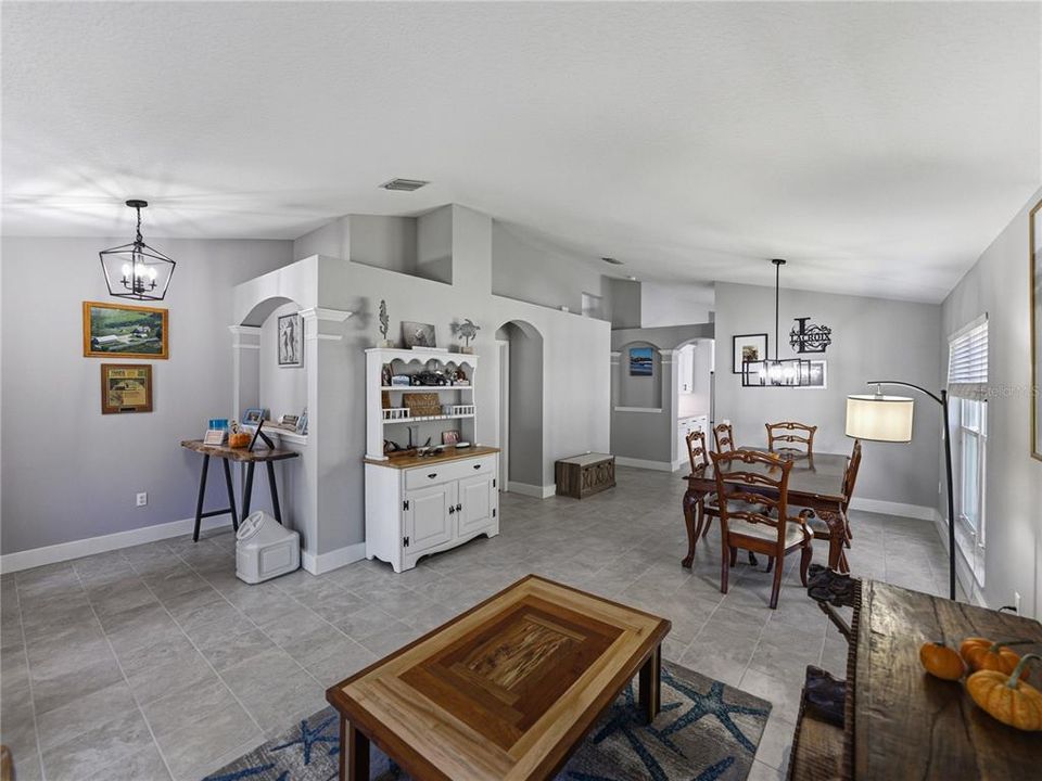 Active With Contract: $489,000 (4 beds, 2 baths, 1956 Square Feet)