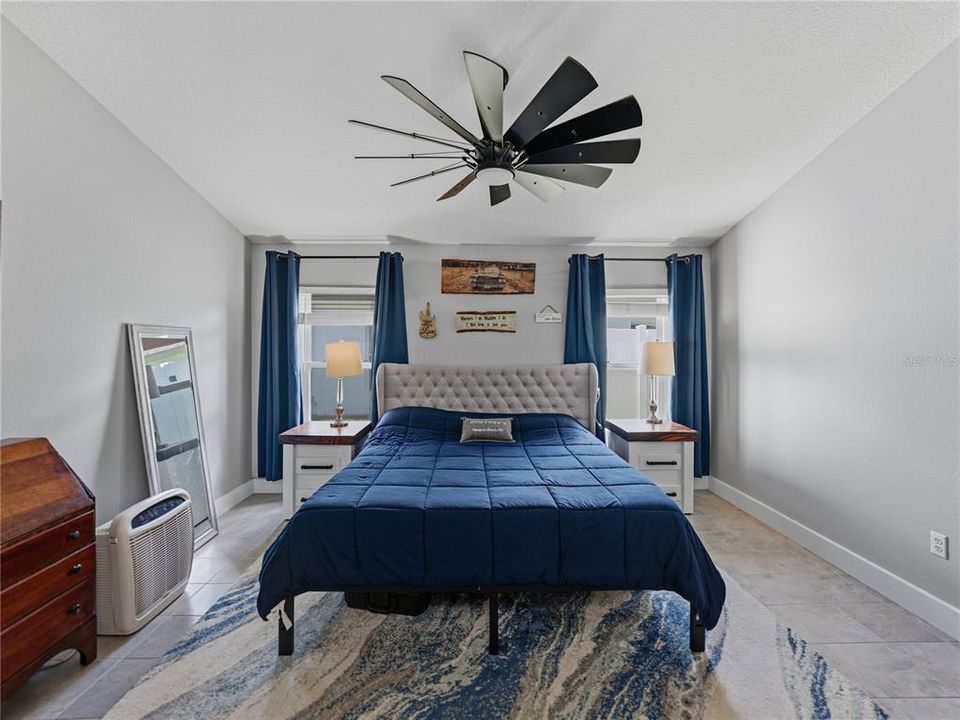 Active With Contract: $489,000 (4 beds, 2 baths, 1956 Square Feet)