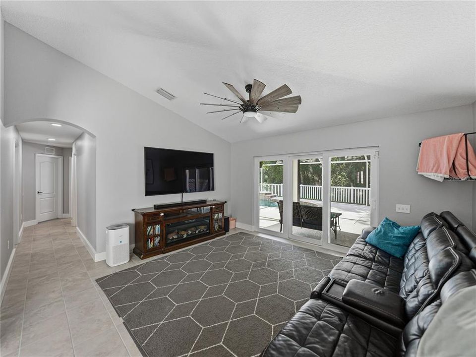 Active With Contract: $489,000 (4 beds, 2 baths, 1956 Square Feet)