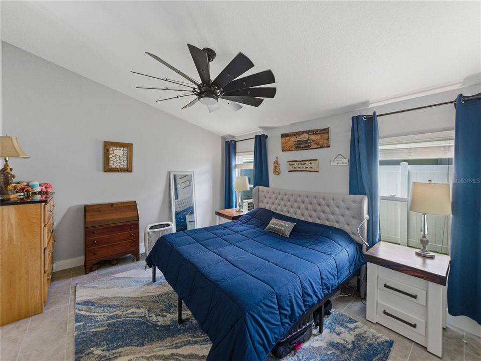 Active With Contract: $489,000 (4 beds, 2 baths, 1956 Square Feet)