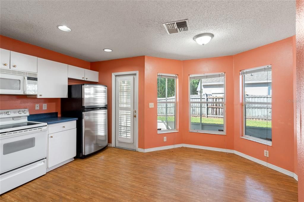 En Venta: $299,000 (4 camas, 2 baños, 1397 Pies cuadrados)