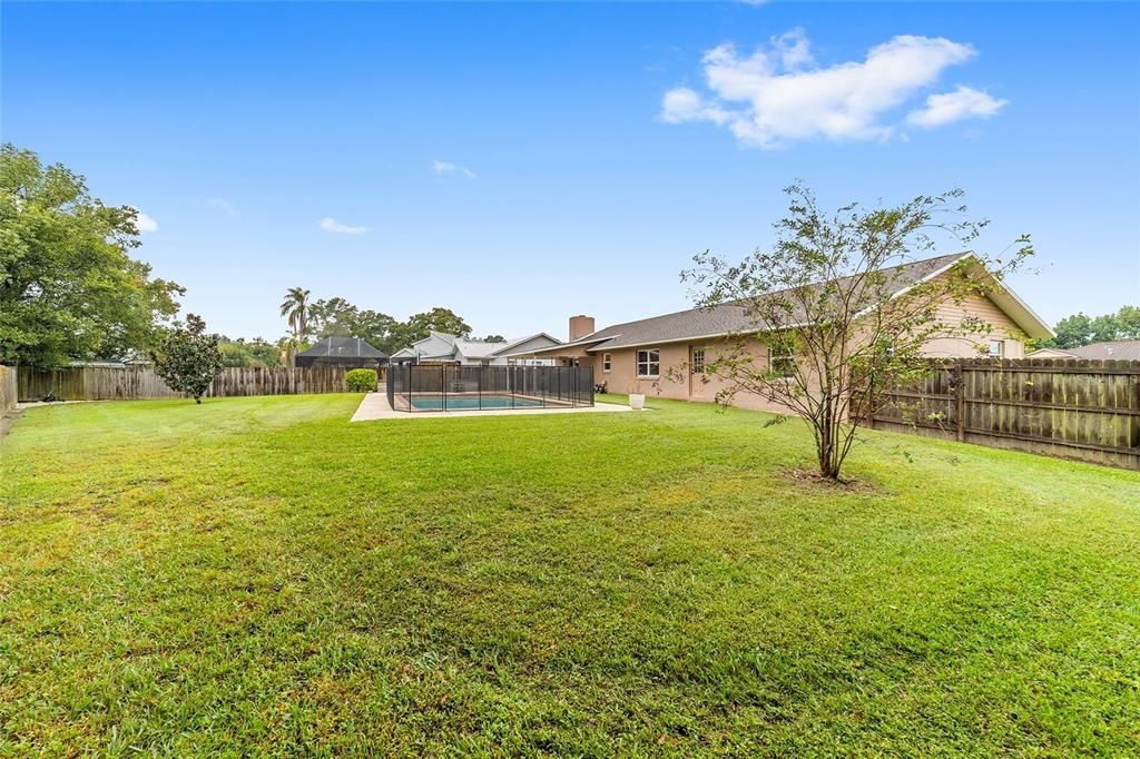 Active With Contract: $339,900 (3 beds, 2 baths, 1748 Square Feet)