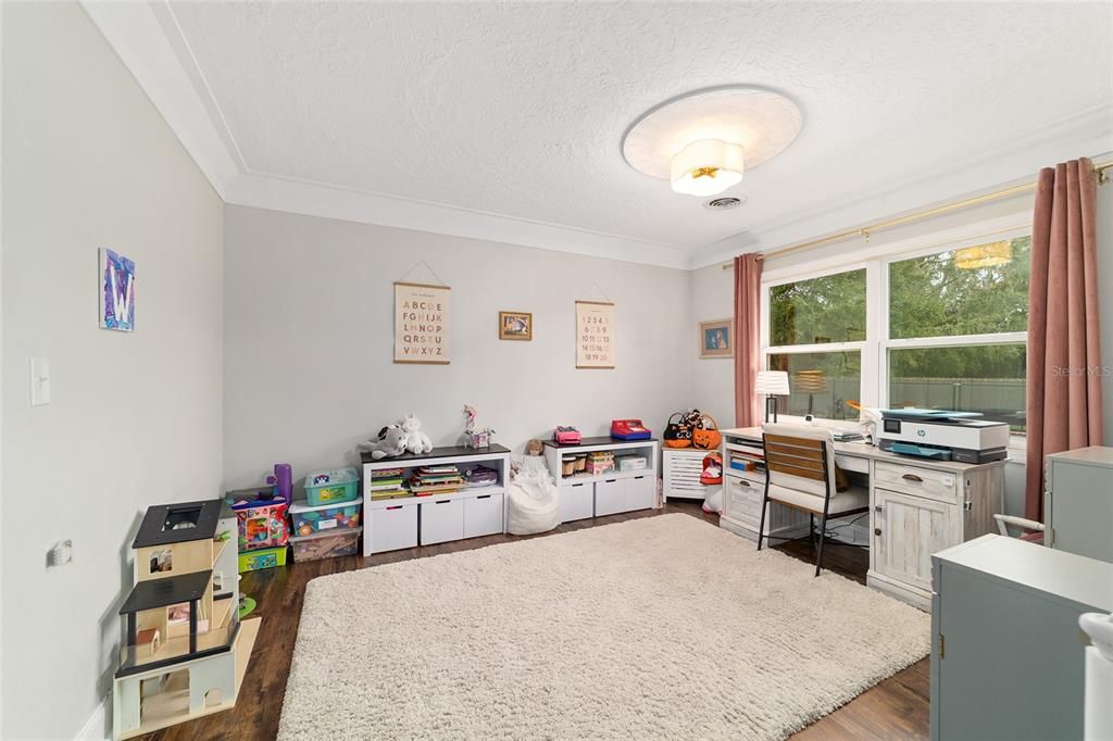 Active With Contract: $339,900 (3 beds, 2 baths, 1748 Square Feet)