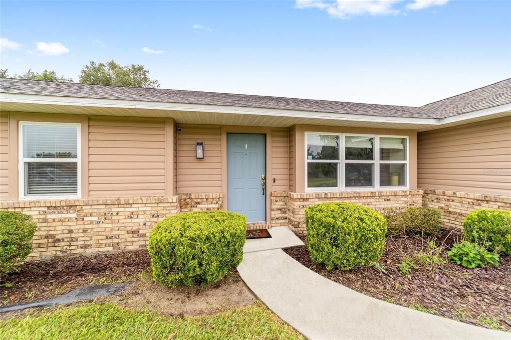Active With Contract: $339,900 (3 beds, 2 baths, 1748 Square Feet)