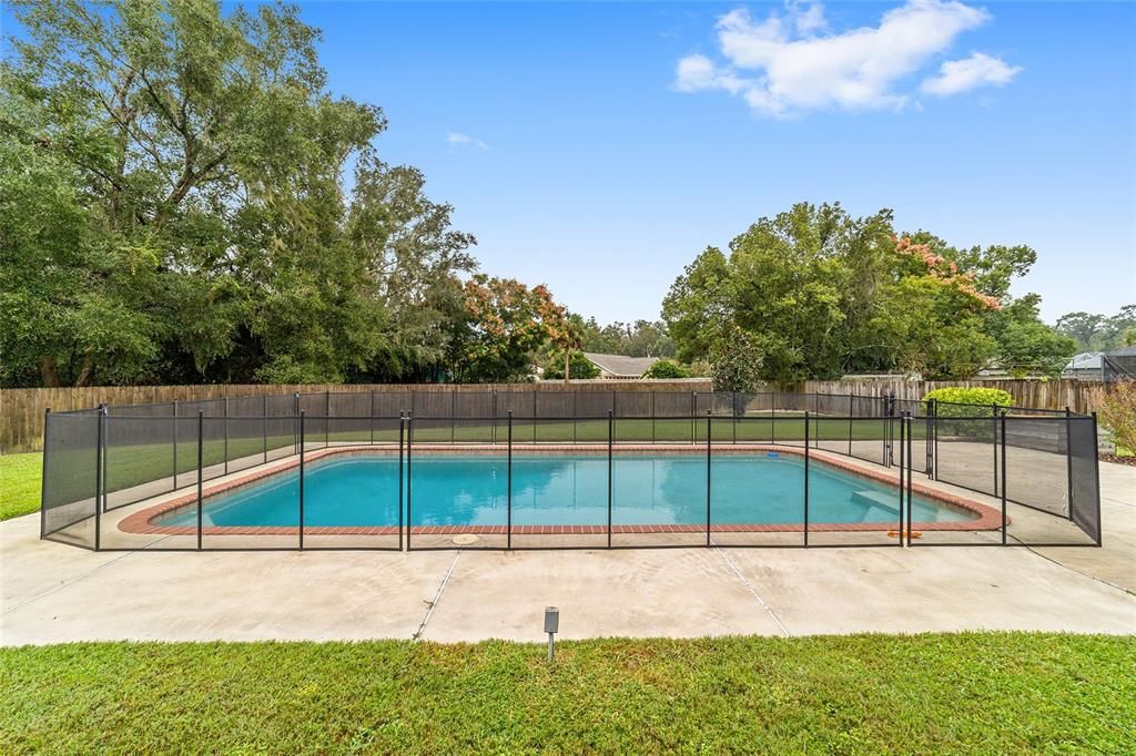 Active With Contract: $339,900 (3 beds, 2 baths, 1748 Square Feet)