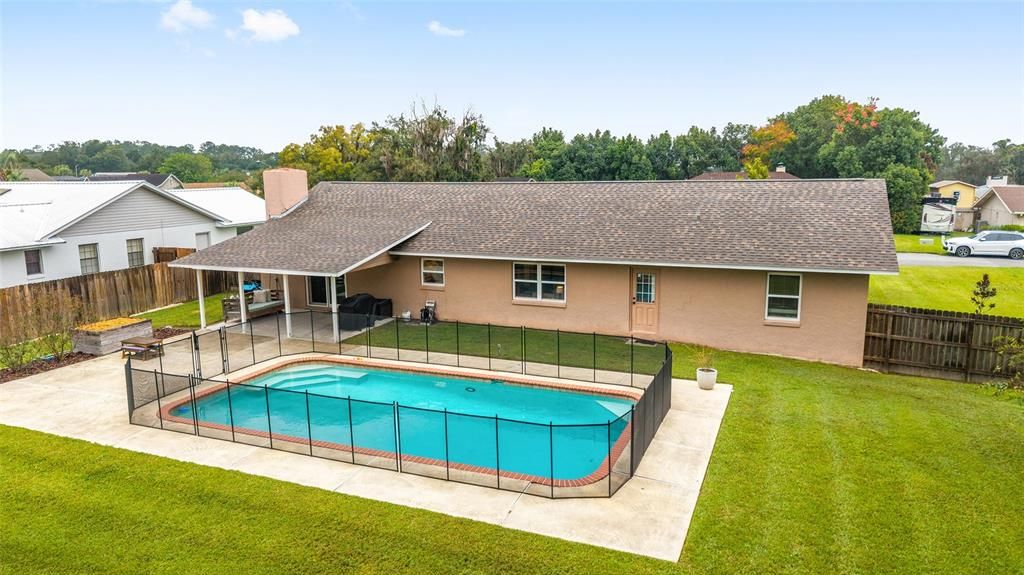 Active With Contract: $339,900 (3 beds, 2 baths, 1748 Square Feet)