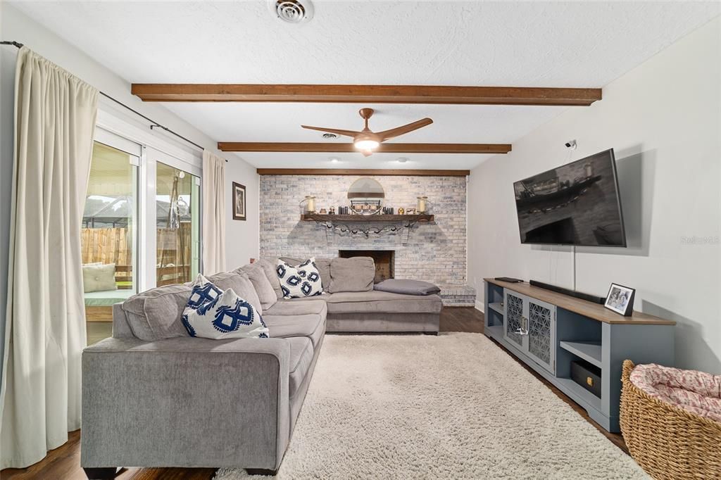 Active With Contract: $339,900 (3 beds, 2 baths, 1748 Square Feet)