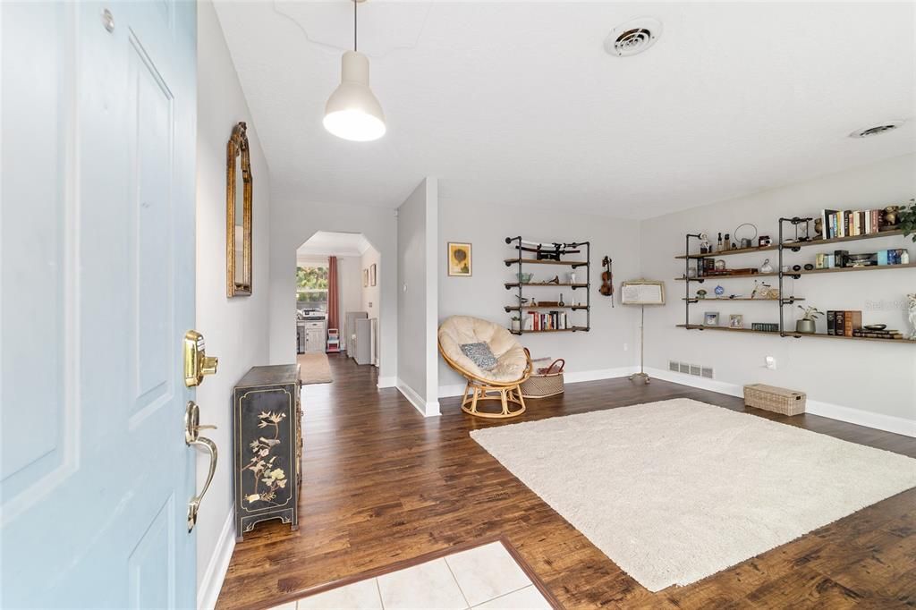 Active With Contract: $339,900 (3 beds, 2 baths, 1748 Square Feet)