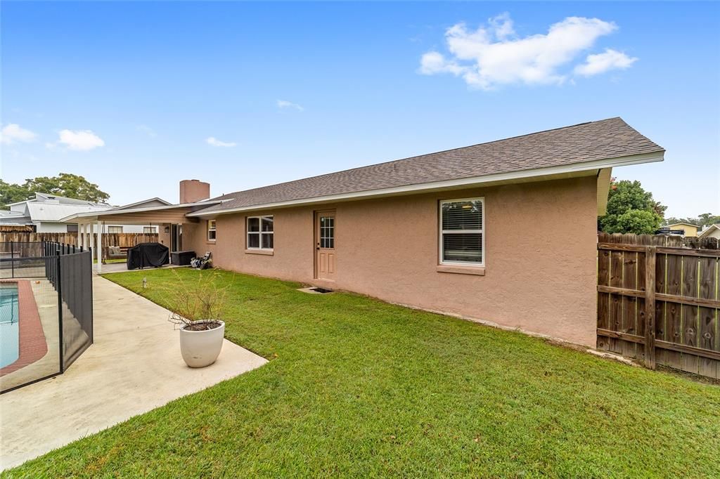 Active With Contract: $339,900 (3 beds, 2 baths, 1748 Square Feet)