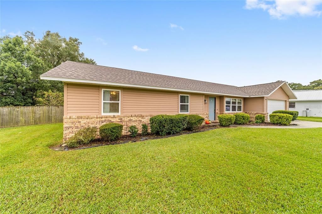 Active With Contract: $339,900 (3 beds, 2 baths, 1748 Square Feet)