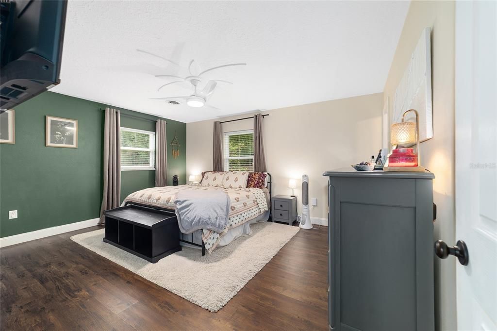 Active With Contract: $339,900 (3 beds, 2 baths, 1748 Square Feet)