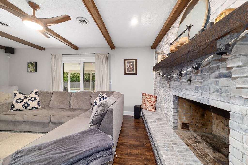 Active With Contract: $339,900 (3 beds, 2 baths, 1748 Square Feet)