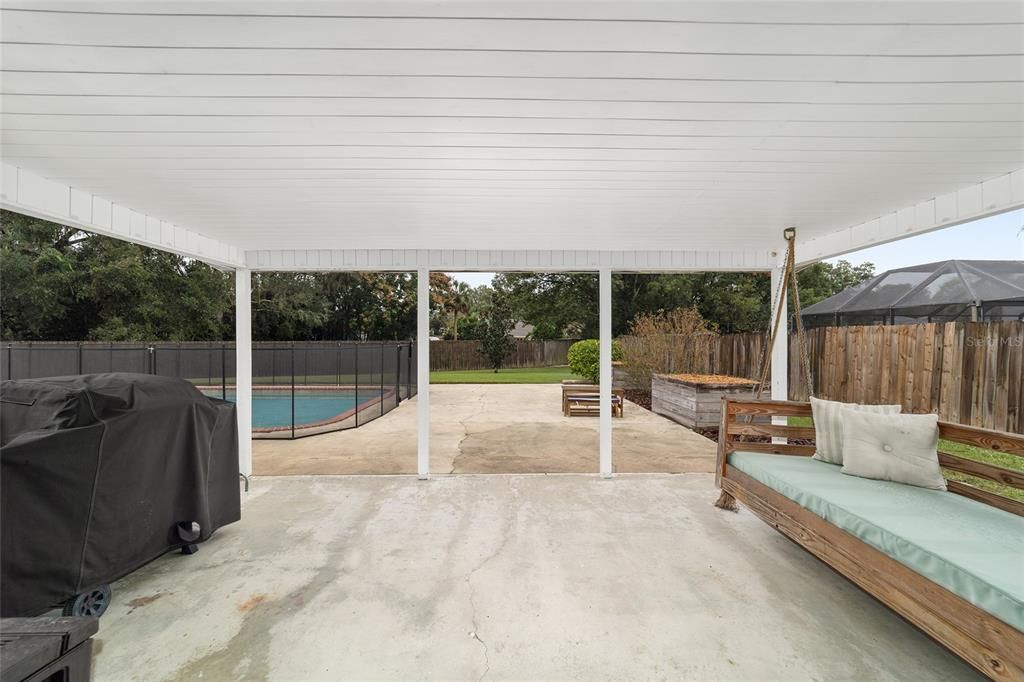 Active With Contract: $339,900 (3 beds, 2 baths, 1748 Square Feet)