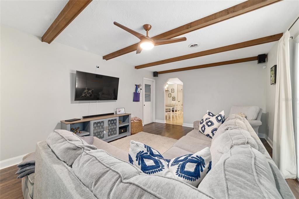 Active With Contract: $339,900 (3 beds, 2 baths, 1748 Square Feet)