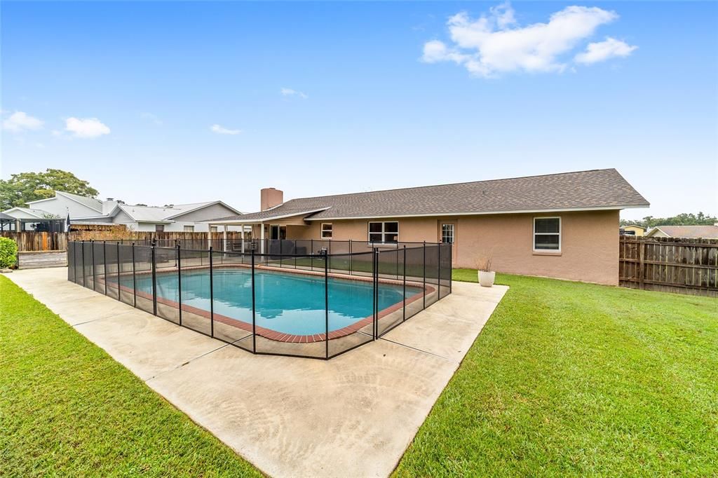 Active With Contract: $339,900 (3 beds, 2 baths, 1748 Square Feet)