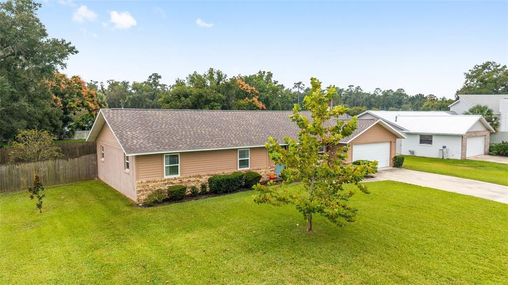 Active With Contract: $339,900 (3 beds, 2 baths, 1748 Square Feet)