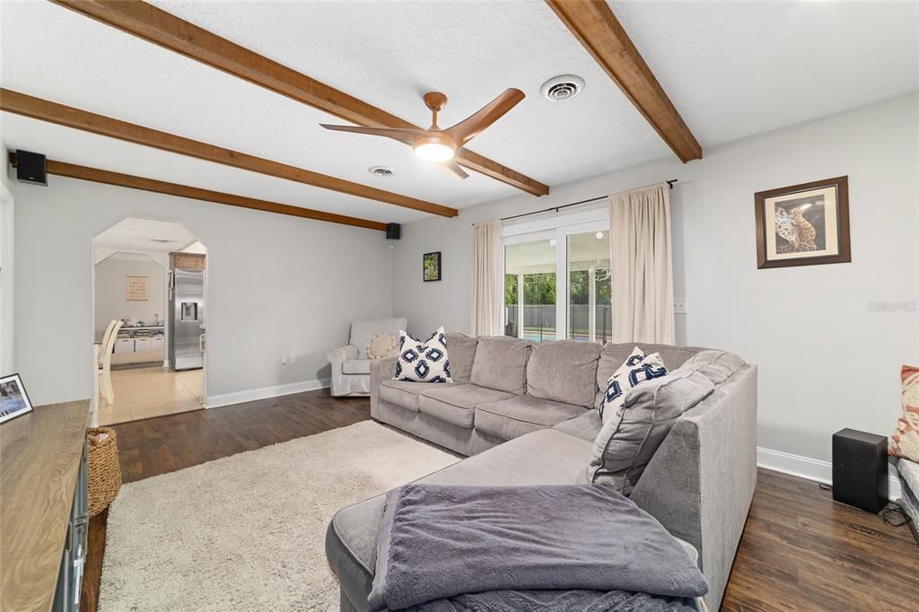 Active With Contract: $339,900 (3 beds, 2 baths, 1748 Square Feet)