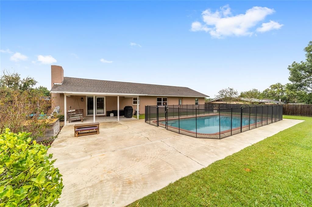 Active With Contract: $339,900 (3 beds, 2 baths, 1748 Square Feet)