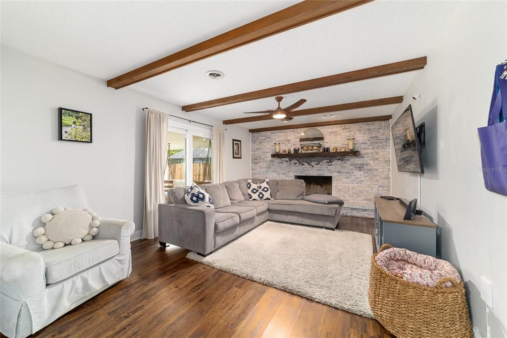 Active With Contract: $339,900 (3 beds, 2 baths, 1748 Square Feet)