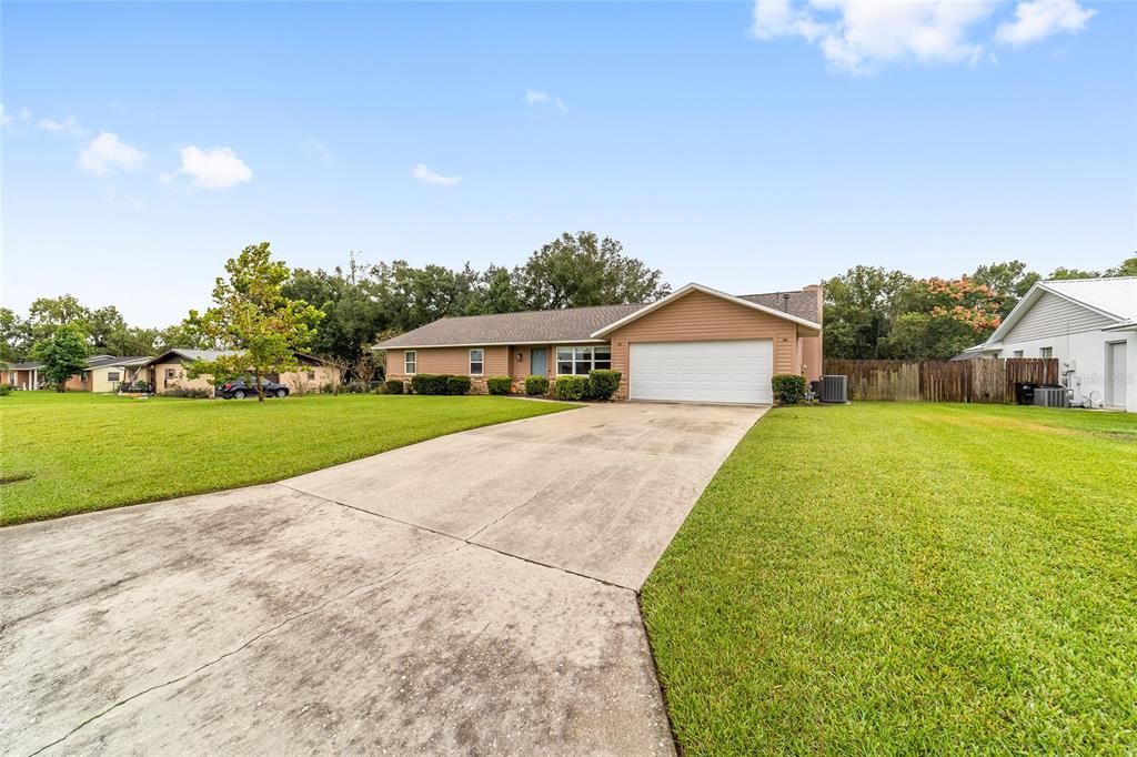 Active With Contract: $339,900 (3 beds, 2 baths, 1748 Square Feet)